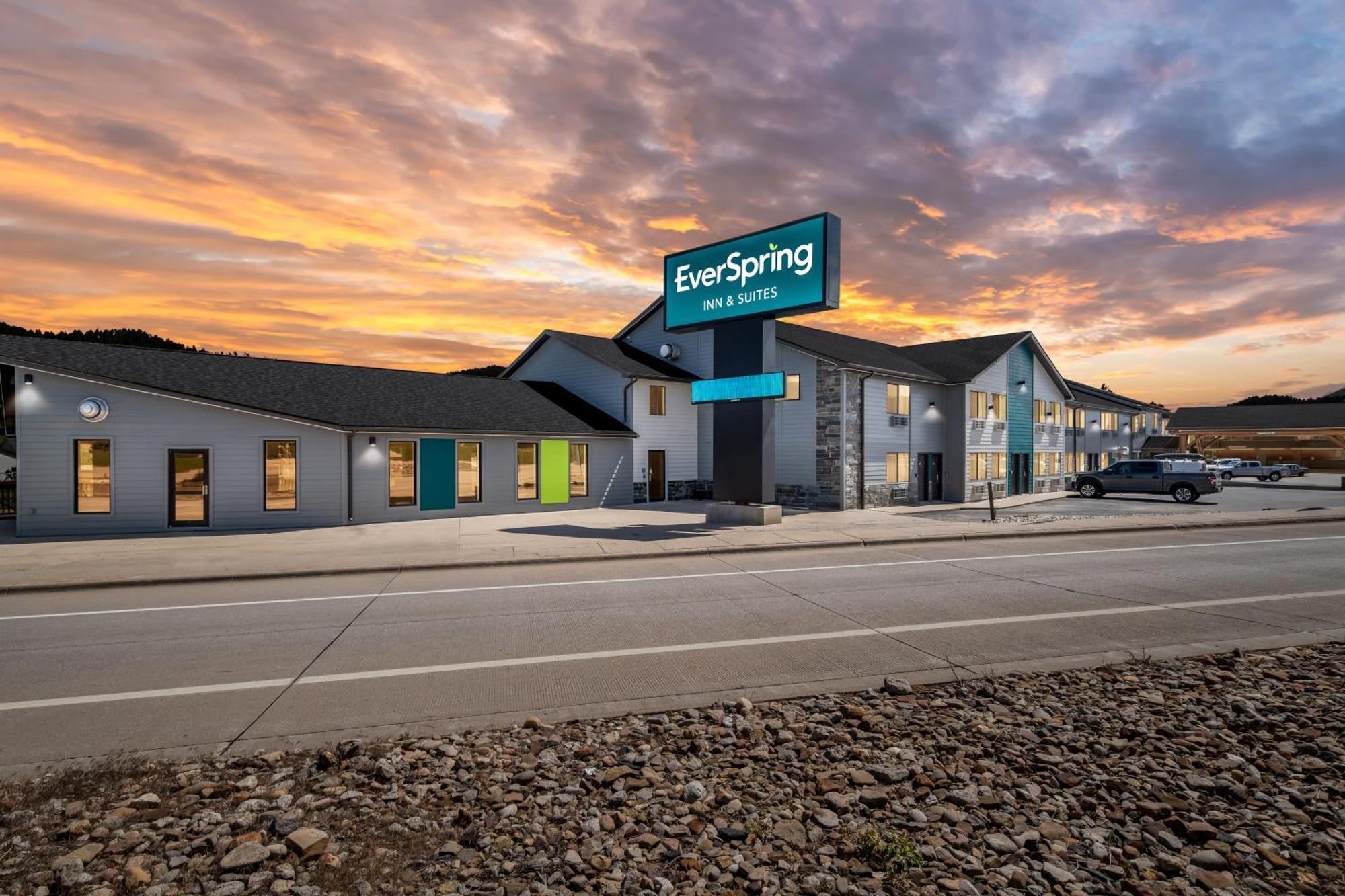 Everspring Inn & Suites Hill City Exterior foto
