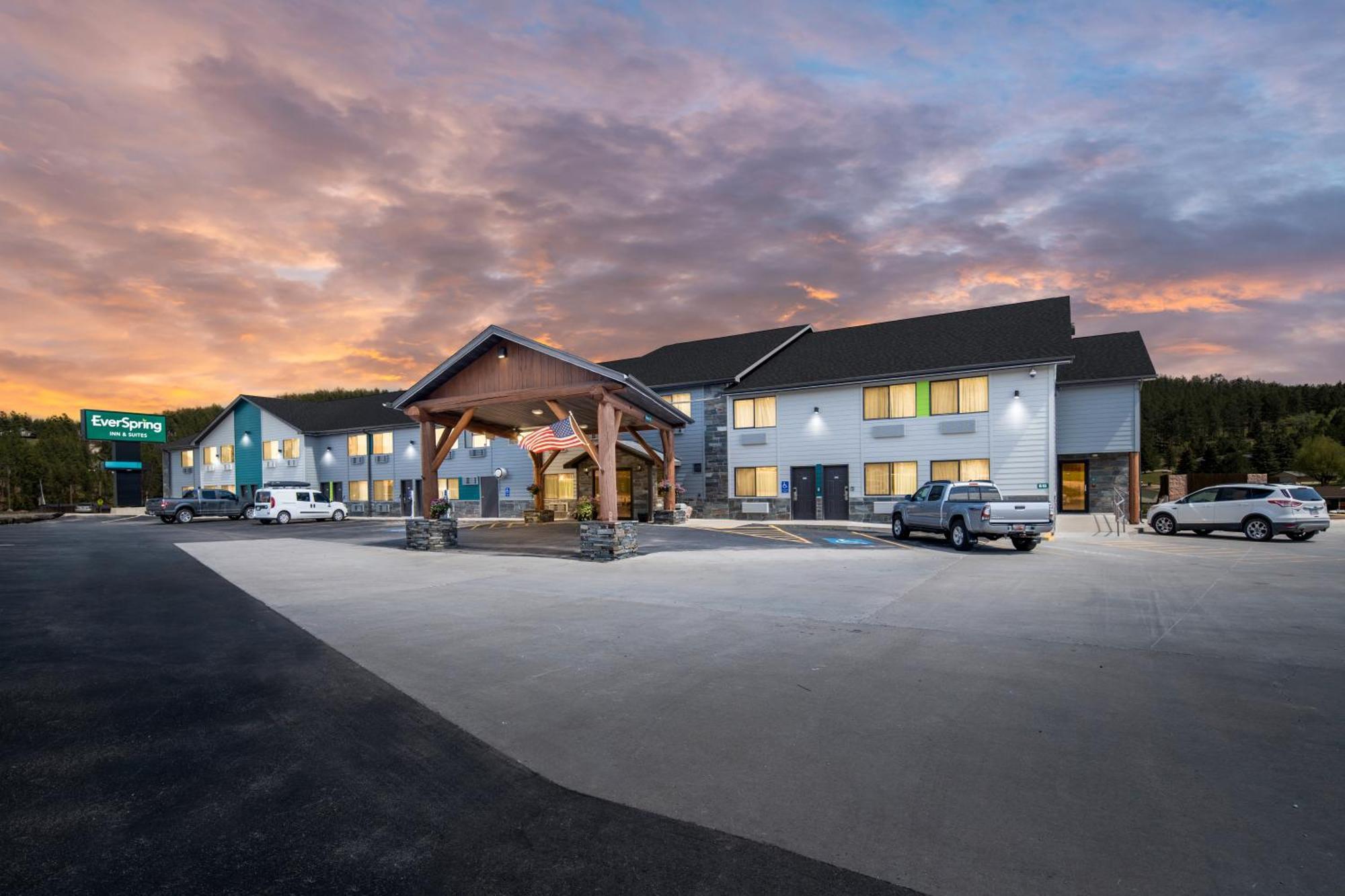 Everspring Inn & Suites Hill City Exterior foto